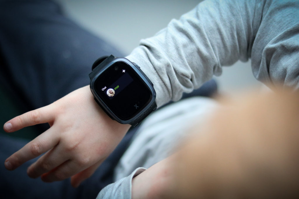 Besked fra mor på sit Xplora smartwatch